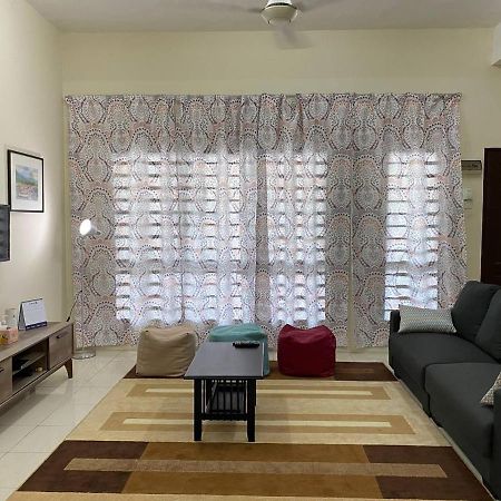 Spacious Cozy Lakeville Homestay 4 Bedrooms All With Aircond Seri Iskandar Exterior foto