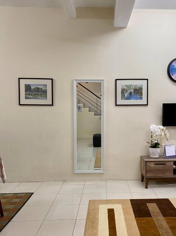 Spacious Cozy Lakeville Homestay 4 Bedrooms All With Aircond Seri Iskandar Exterior foto