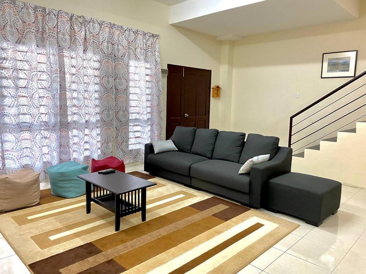 Spacious Cozy Lakeville Homestay 4 Bedrooms All With Aircond Seri Iskandar Exterior foto